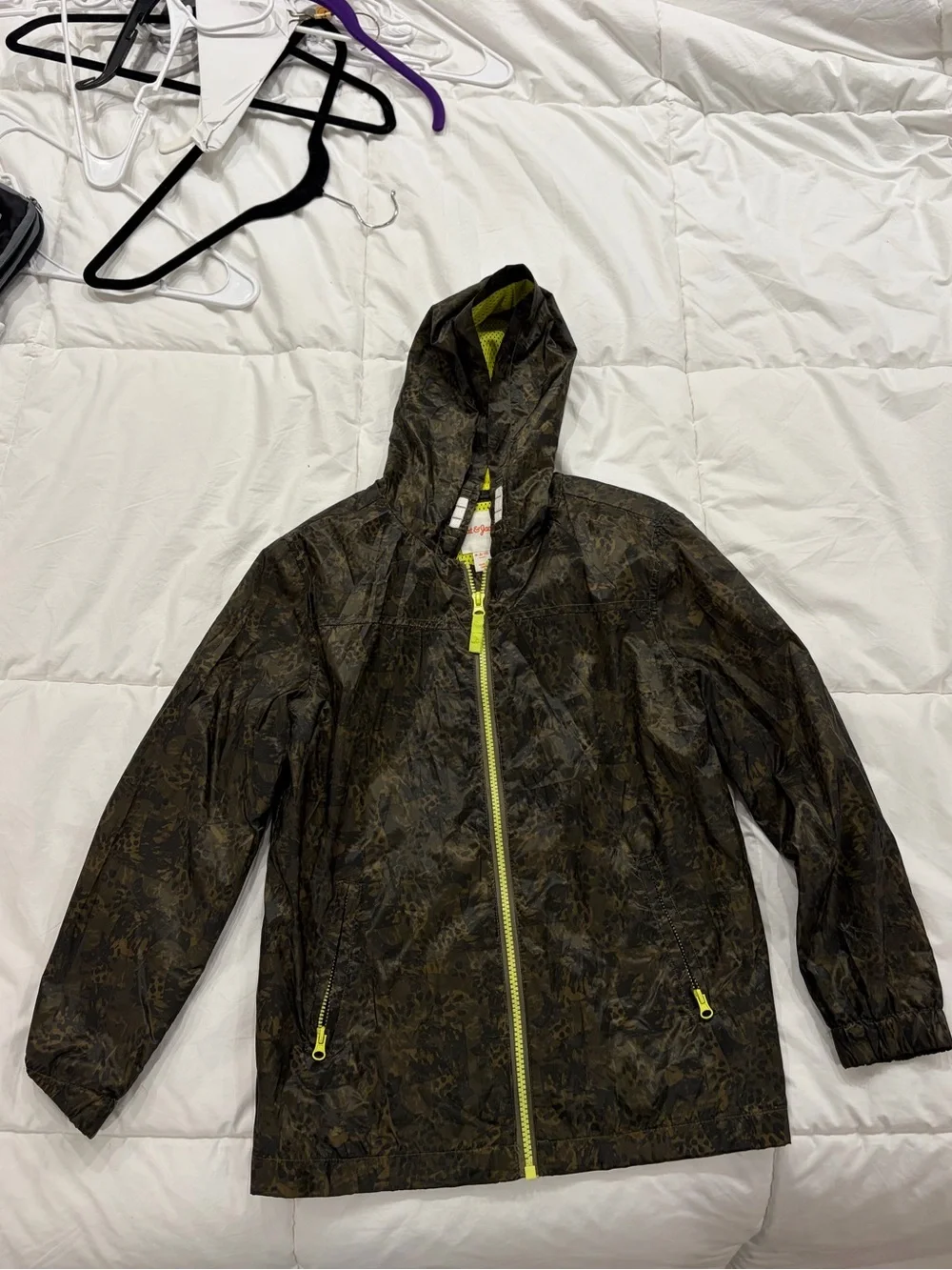 NWOT Cat & Jack Neon Yellow and Gray Camo Hooded Jacket